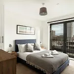 Spacious & Bright 2 Bed Apartment In Liverpool