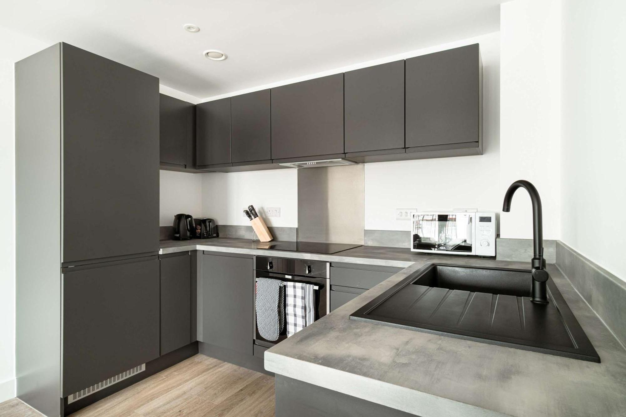 Spacious & Bright 2 Bed In * Liverpool