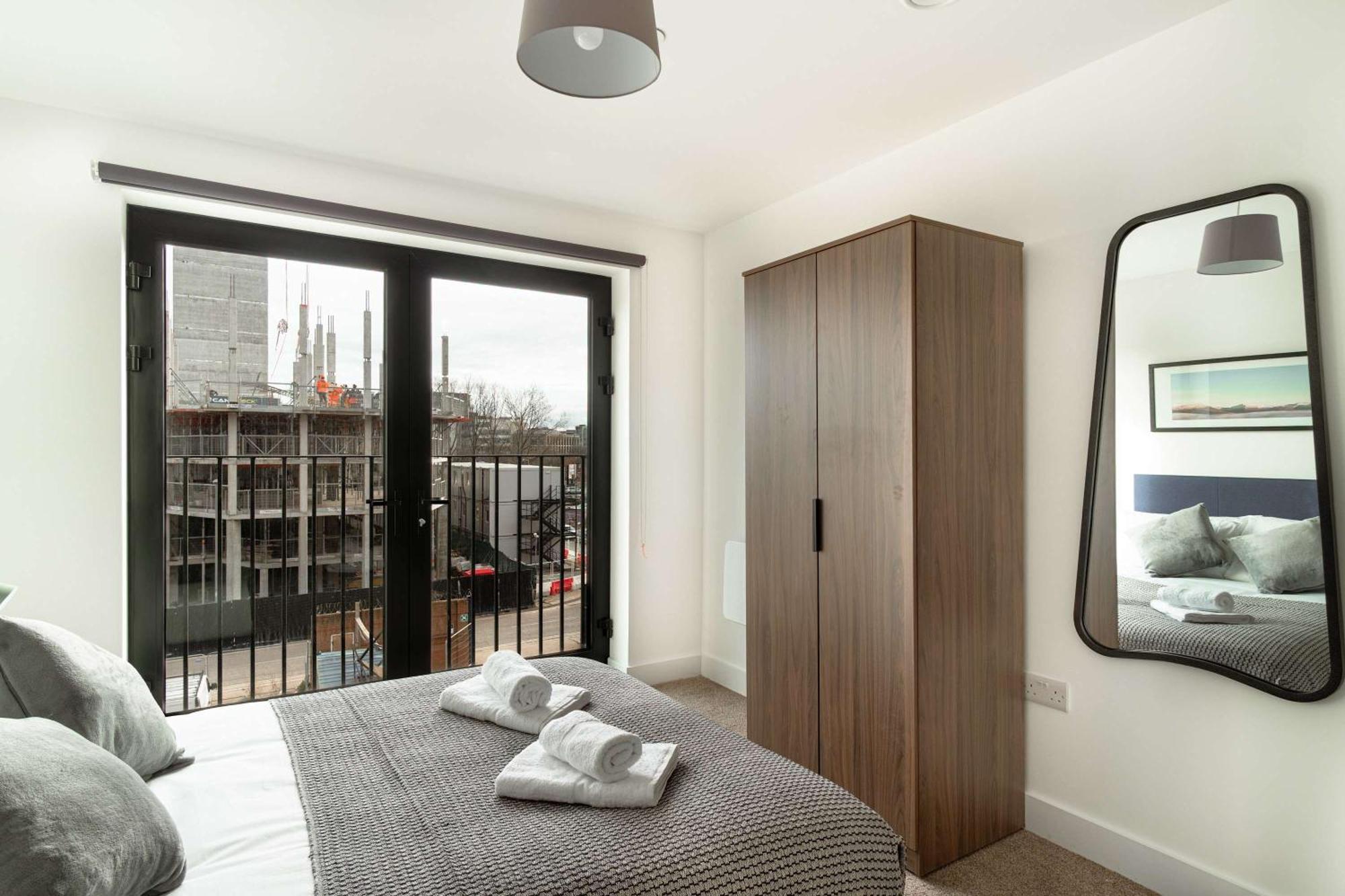 Apartment Spacious & Bright 2 Bed In